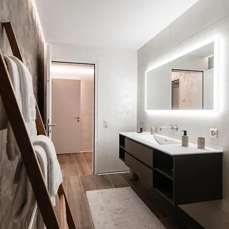 Panoramic By Quokka 360 - Luxury With View Apartment *