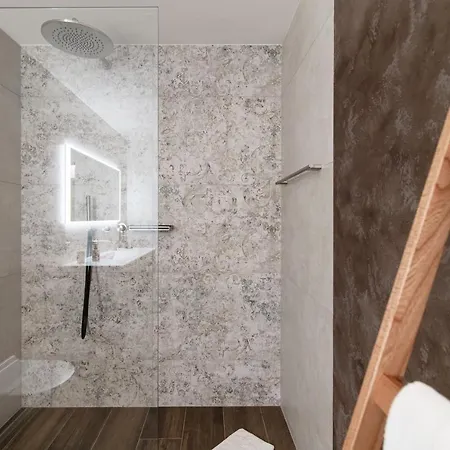 Panoramic By Quokka 360 - Luxury With View *